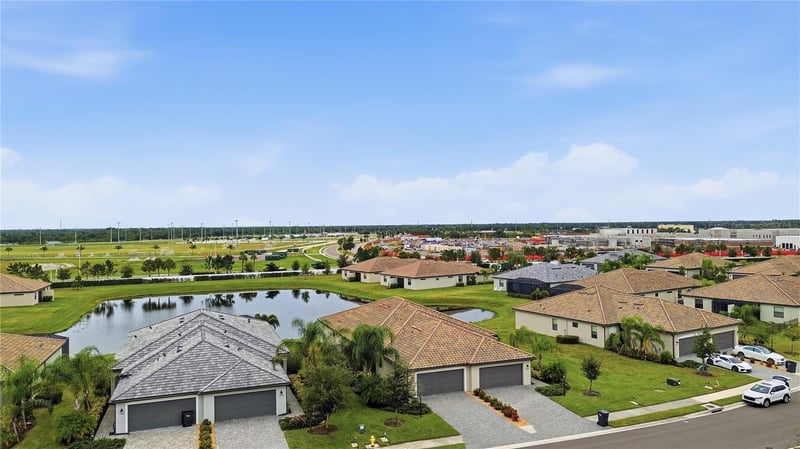 15606 Sunny Day Dr, Bradenton, FL 34211