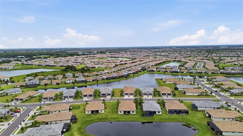 15606 Sunny Day Dr, Bradenton, FL 34211