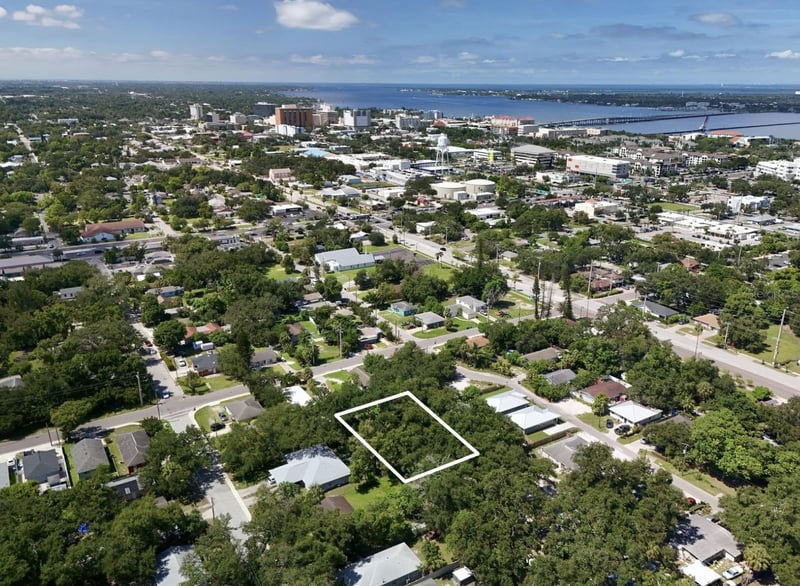1009 4th St E St, Bradenton, FL 34208