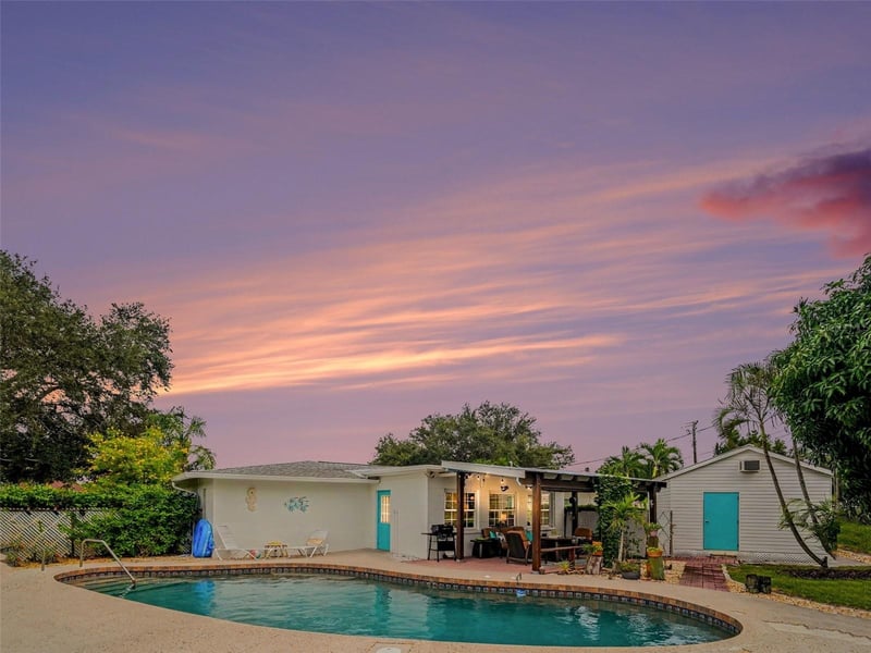 1110 De Narvez Ave, Bradenton, FL 34209