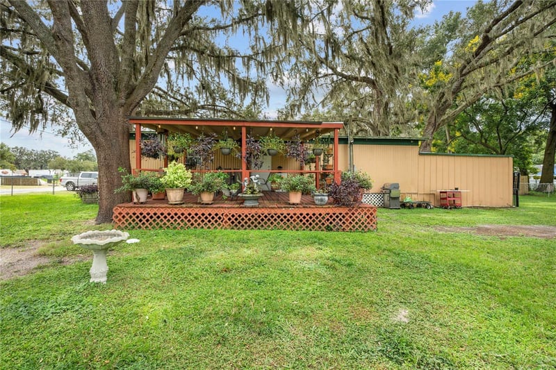 4401 6th St, Zephyrhills, FL 33542