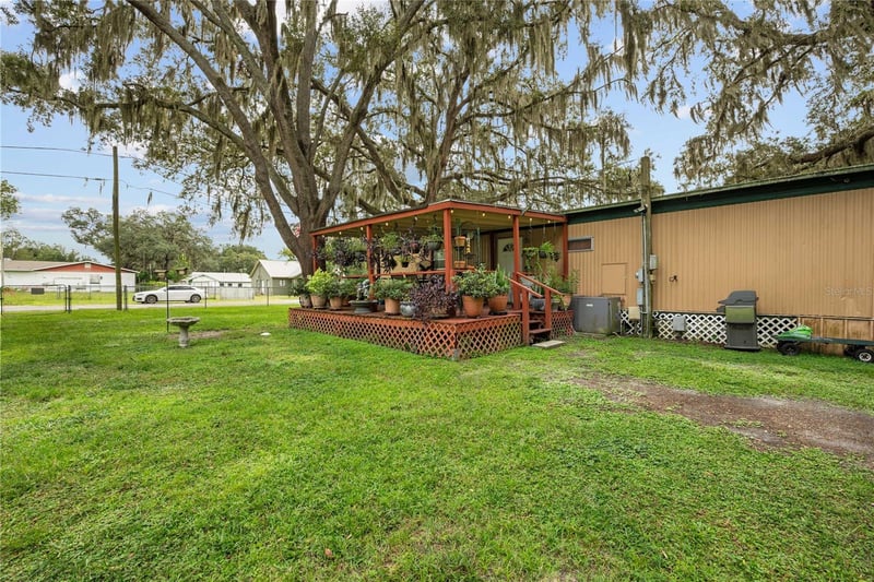 4401 6th St, Zephyrhills, FL 33542