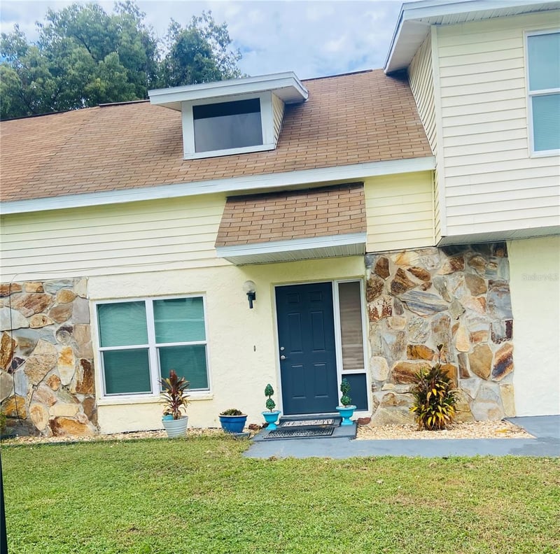 721 Gasparino Ct, Seffner, FL 33584