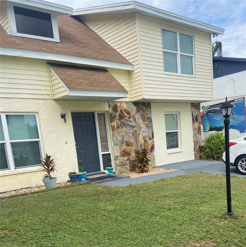 721 Gasparino Ct, Seffner, FL 33584