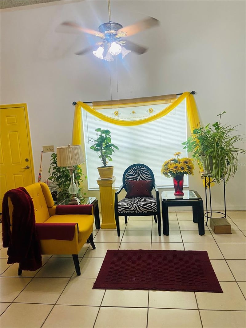 721 Gasparino Ct, Seffner, FL 33584