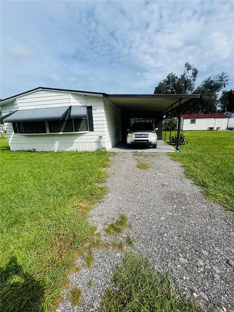 1013 Lianne Pl, Seffner, FL 33584