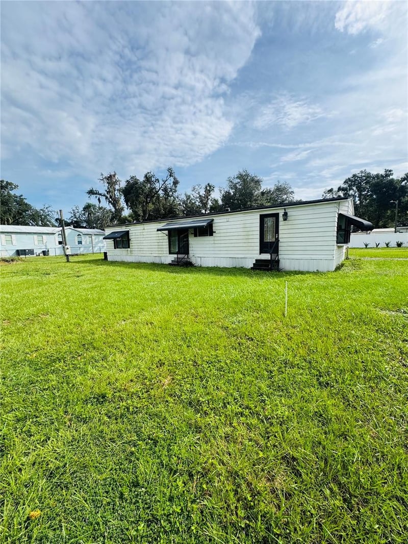 1013 Lianne Pl, Seffner, FL 33584