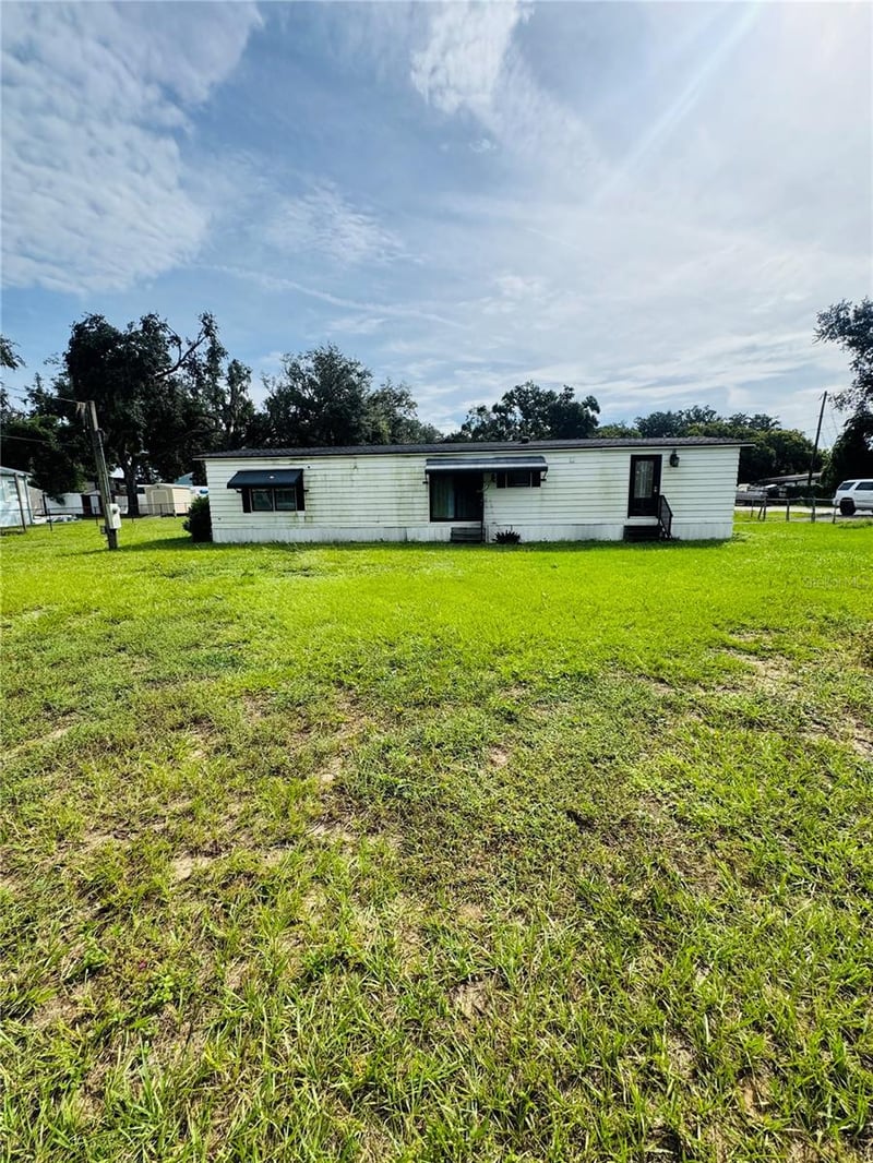 1013 Lianne Pl, Seffner, FL 33584