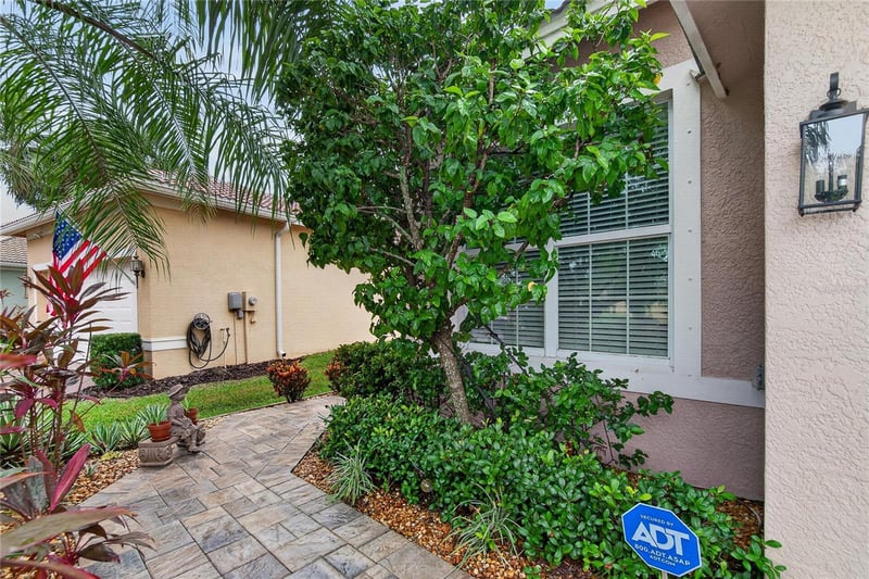 15906 Cobble Mill Dr, Wimauma, FL 33598