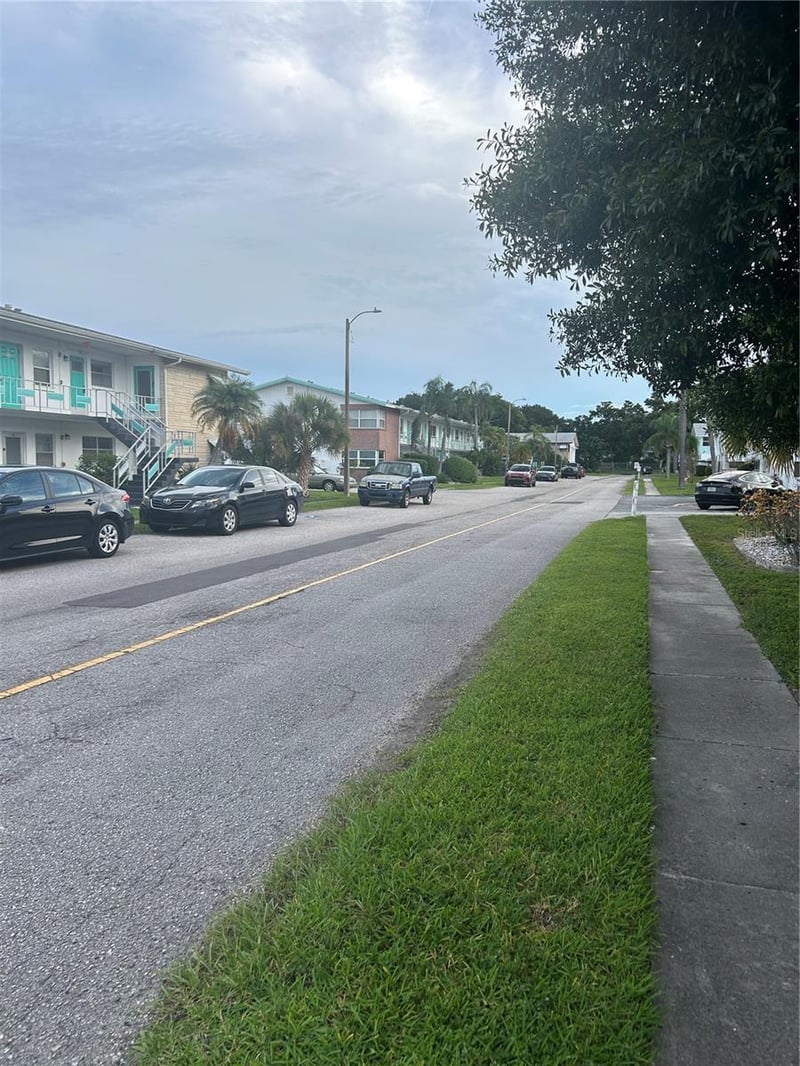 5940 21st St N #11, St Petersburg, FL 33714