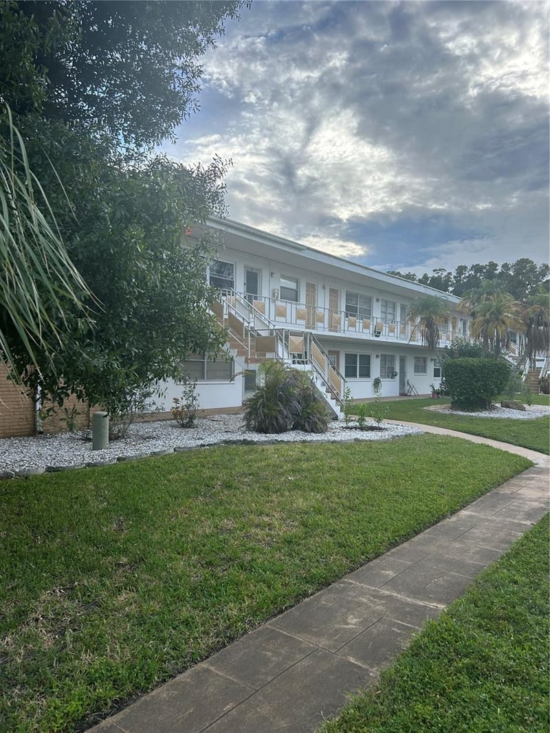 5940 21st St N #11, St Petersburg, FL 33714
