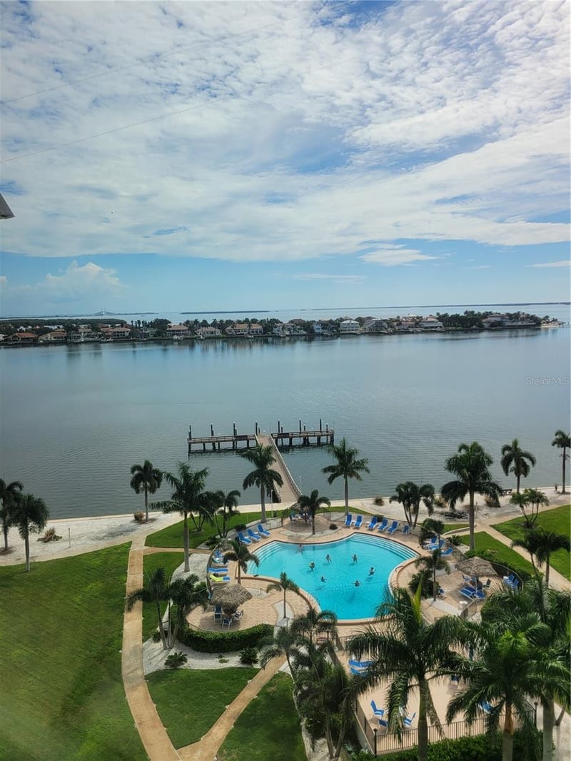 5108 Brittany Dr S #1008, St Petersburg, FL 33715