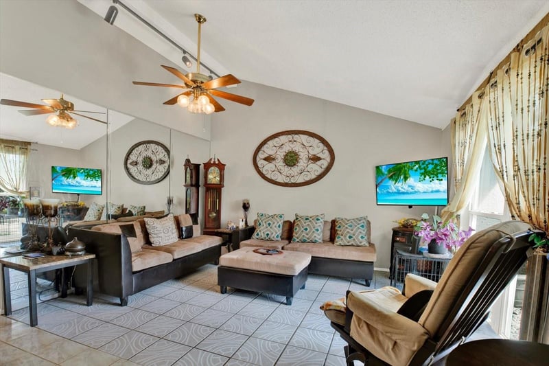 9309 Ashfield Ct, Tampa, FL 33615