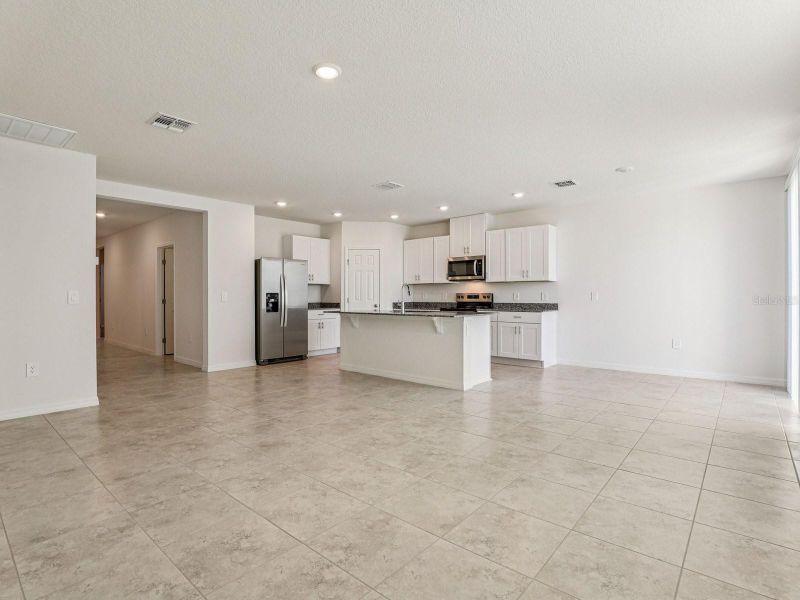 12550 Hourglass Way, Dade City, FL 33525