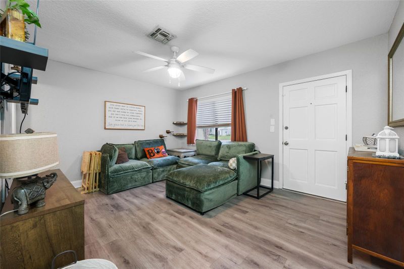 1520 Norfolk St N, St Petersburg, FL 33710