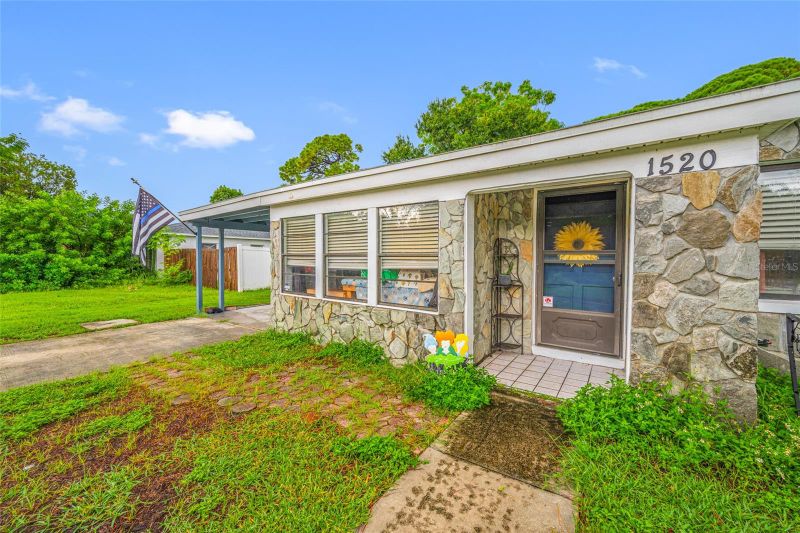 1520 Norfolk St N, St Petersburg, FL 33710