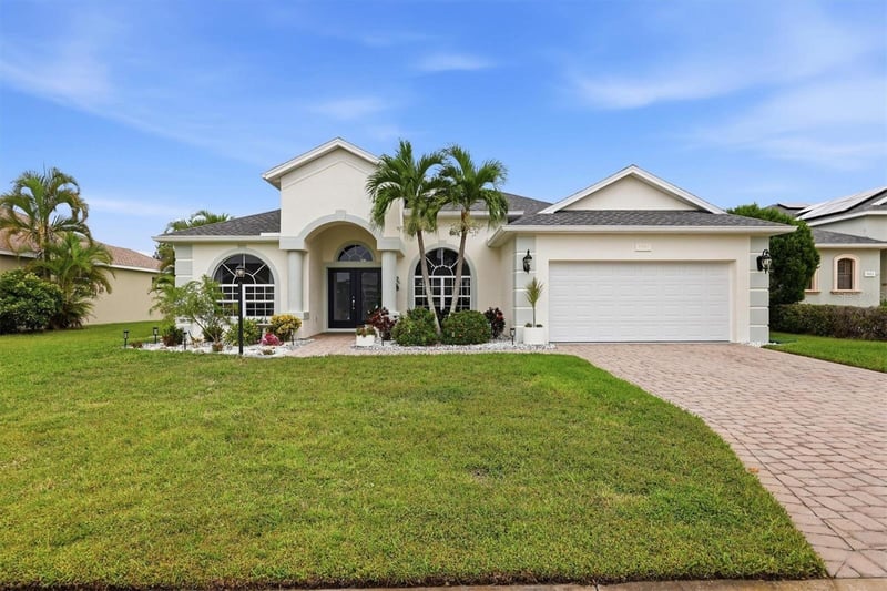 5847 Lexington Dr, Parrish, FL 34219