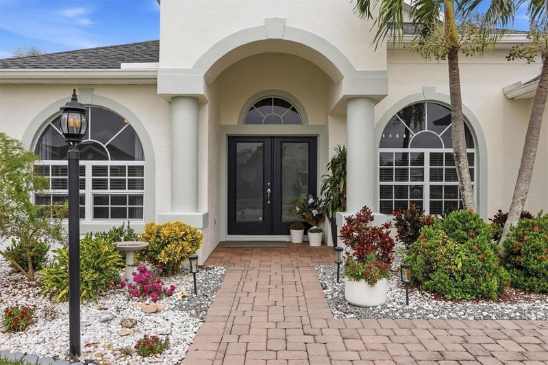 5847 Lexington Dr, Parrish, FL 34219