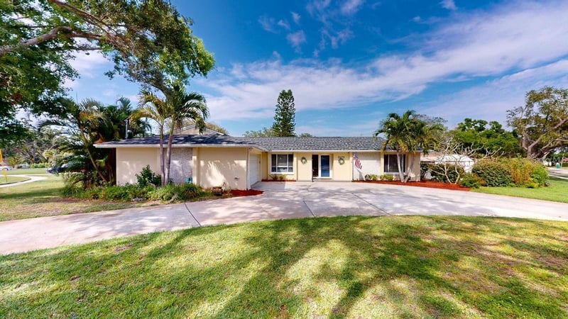 3075 Rosery Rd NE, Largo, FL 33771