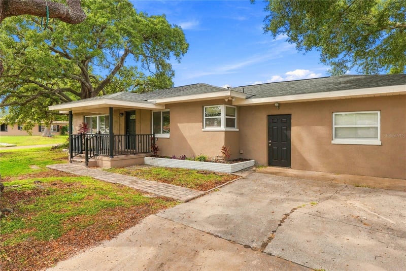 10719 Cherokee Dr, St Petersburg, FL 33708