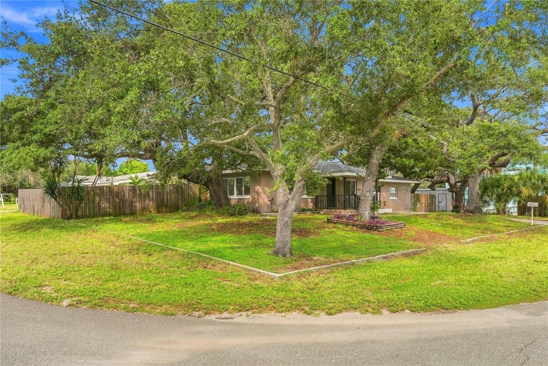 10719 Cherokee Dr, St Petersburg, FL 33708