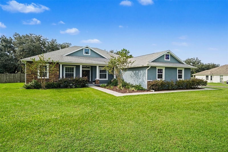6207 Storck Acres Ln, Plant City, FL 33565