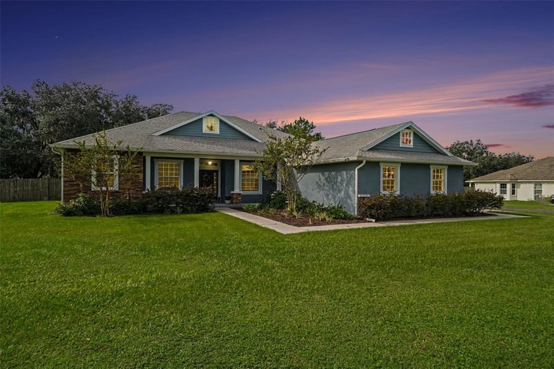 6207 Storck Acres Ln, Plant City, FL 33565