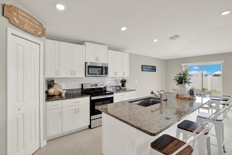 11205 Linden Depot Rd, San Antonio, FL 33576
