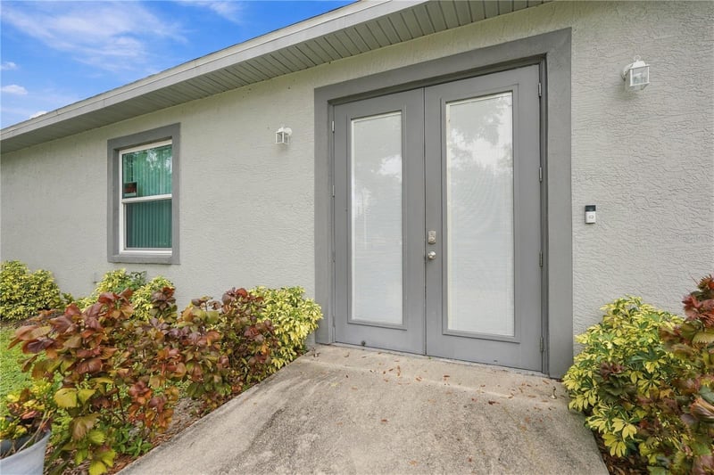 1710 Manatee Ave E, Bradenton, FL 34208