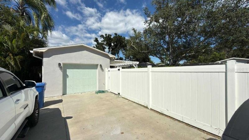 324 36th Ave NE, St Petersburg, FL 33704