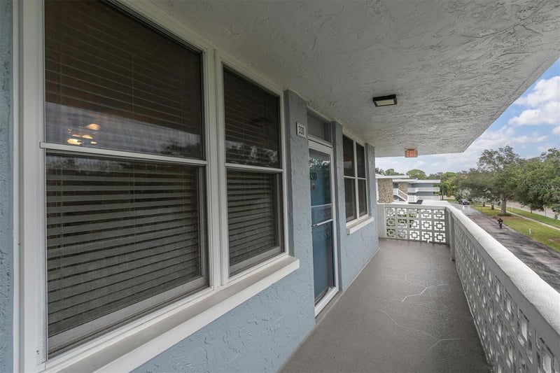 4715 Bay St NE #330, St Petersburg, FL 33703