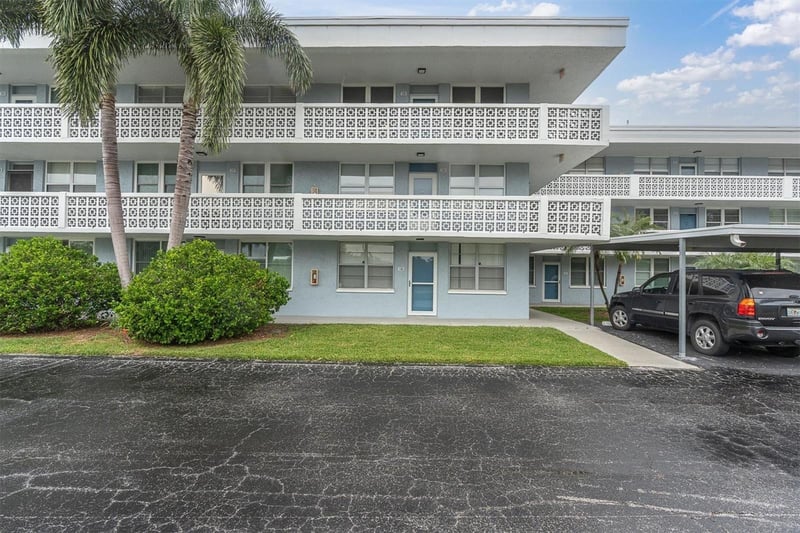 4715 Bay St NE #330, St Petersburg, FL 33703