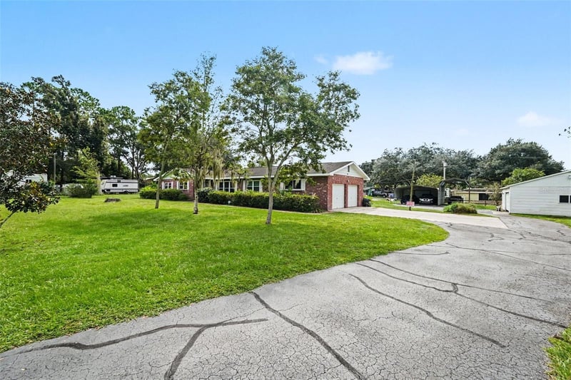 39800 County Road 54, Zephyrhills, FL 33542