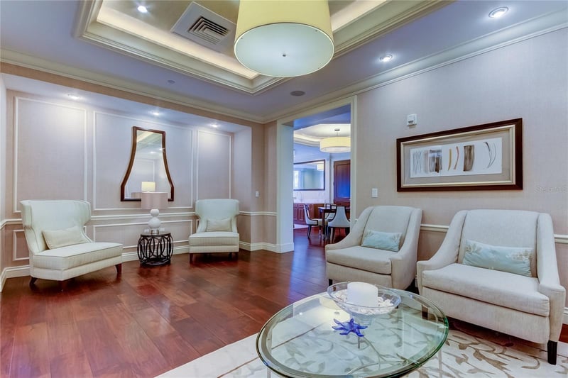 331 Cleveland St #317, Clearwater, FL 33755