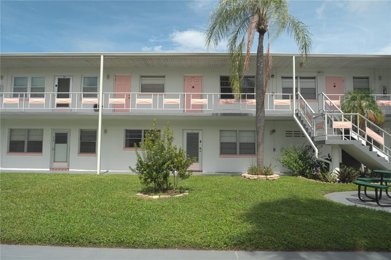 5900 21st St N #6, St Petersburg, FL 33714