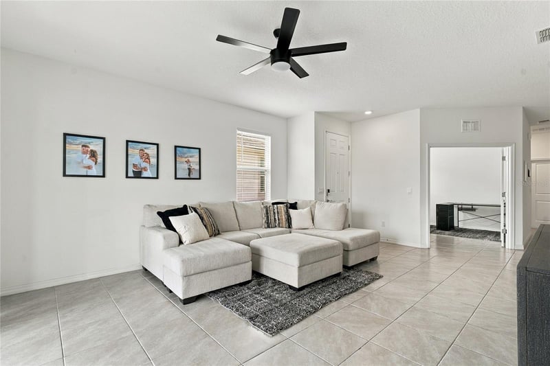 8514 Bold Cypress Ln, Wesley Chapel, FL 33545