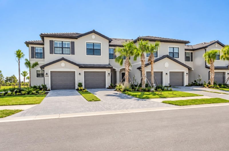 15263 Sunny Day Dr, Bradenton, FL 34211
