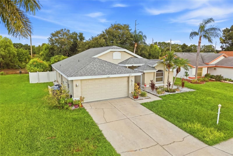 5301 72nd St E, Bradenton, FL 34203