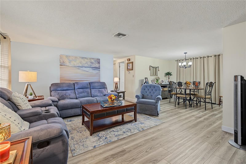 7512 Holly Lake Ln, New Port Richey, FL 34653