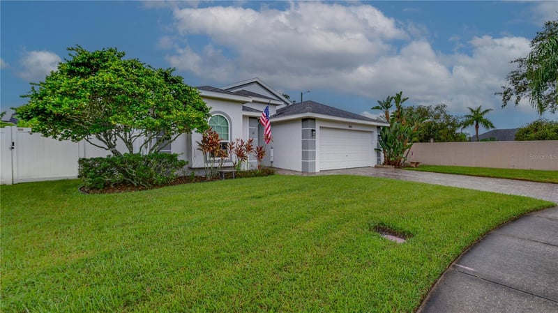 366 Rainforest Ct, Oldsmar, FL 34677