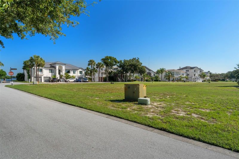 2044 N Pointe Alexis Dr, Tarpon Springs, FL 34689