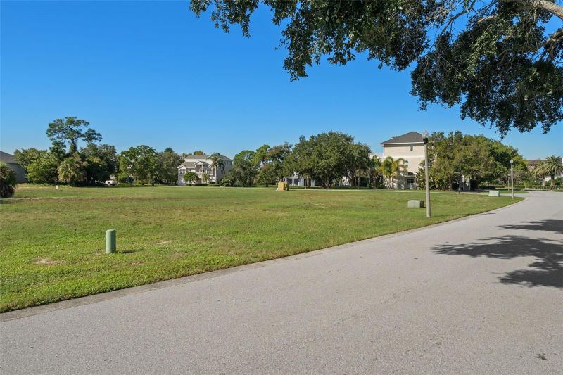 2044 N Pointe Alexis Dr, Tarpon Springs, FL 34689