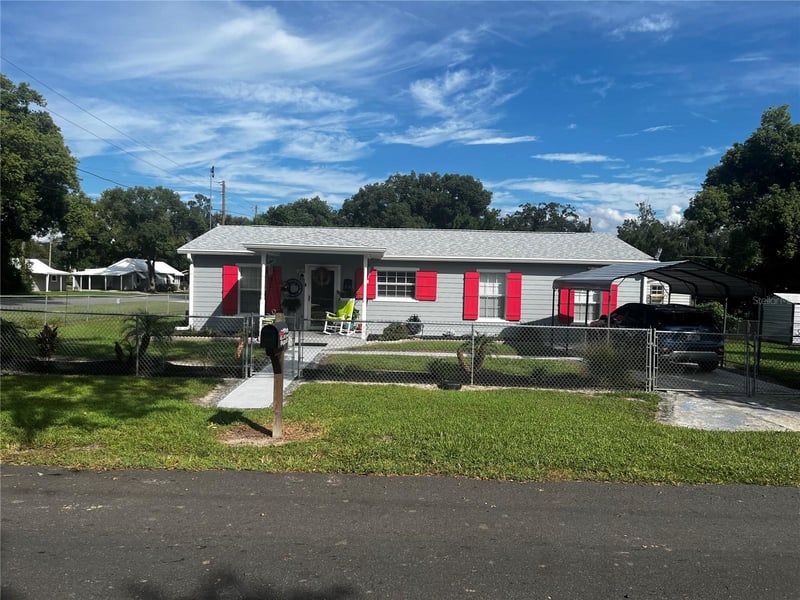 4852 18th St, Zephyrhills, FL 33542