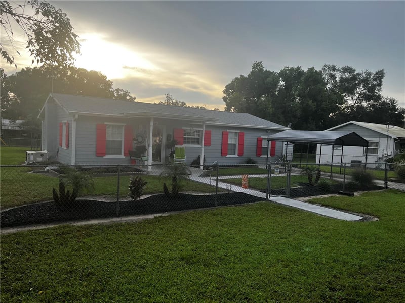 4852 18th St, Zephyrhills, FL 33542