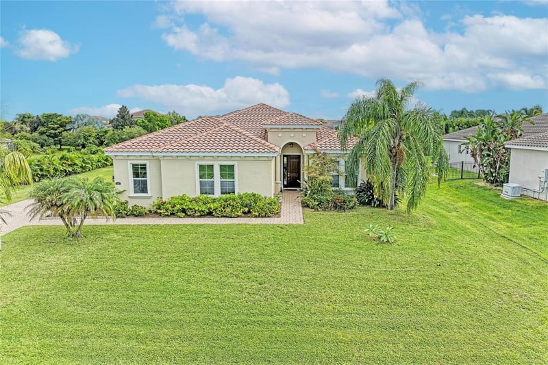519 165th St E, Bradenton, FL 34212