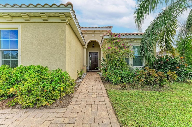 519 165th St E, Bradenton, FL 34212