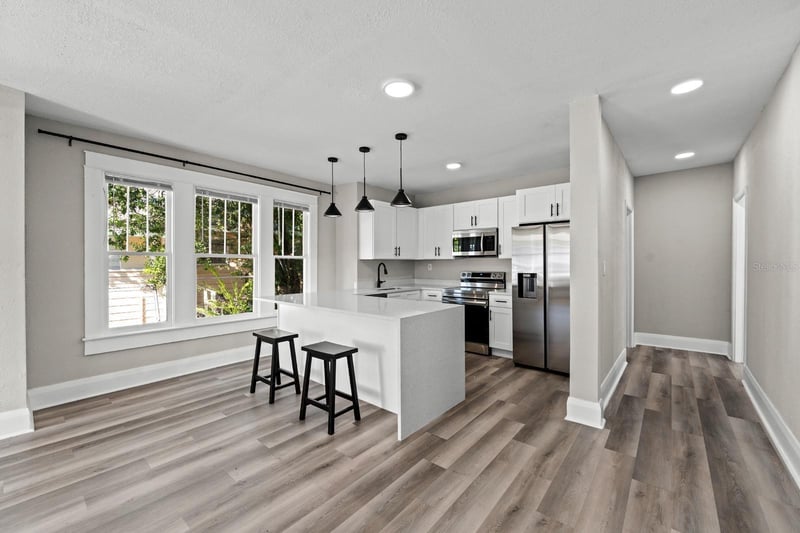 1010 E Lake Ave, Tampa, FL 33605