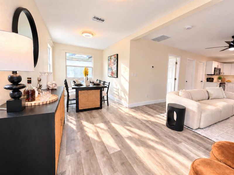 1843 Quincy St S, St Petersburg, FL 33711