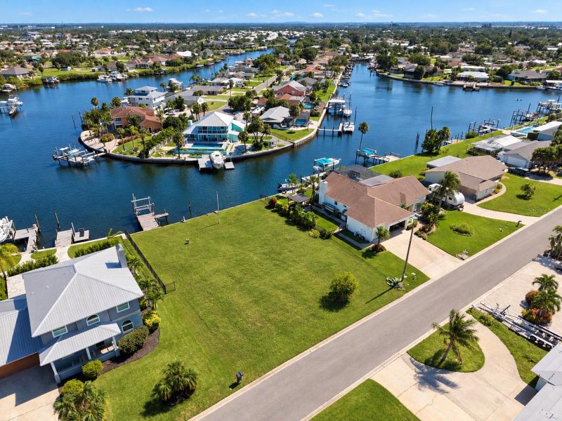 753 Gran Kaymen Way, Apollo Beach, FL 33572