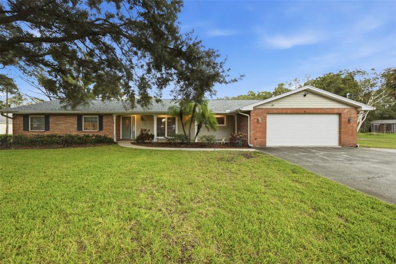 17501 Lakeshore Rd, Lutz, FL 33558